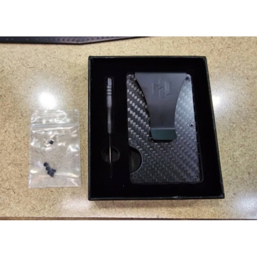 Reinvented Design Men's Wallet - Slim, Minimalistic & Seamless, Block RFID